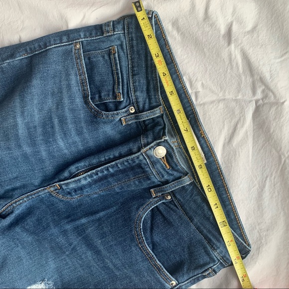 Levi's High Waisted Jeans - Picture 3 of 9
